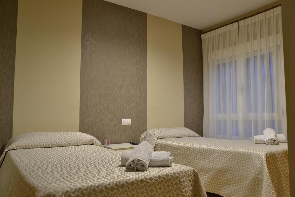 Hostal El Bugar Teruel Bagian luar foto