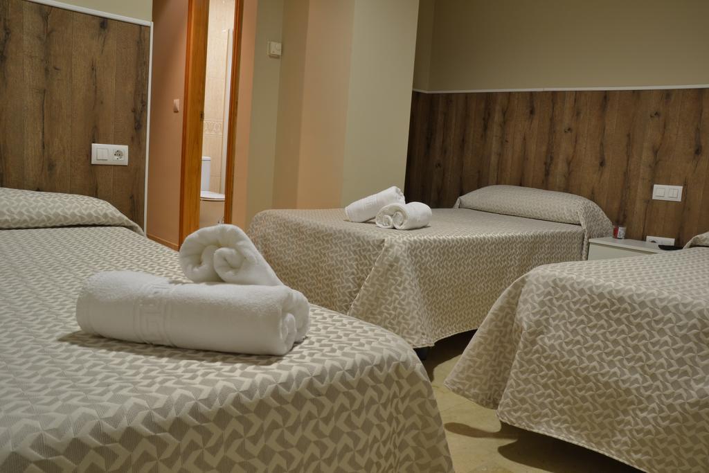Hostal El Bugar Teruel Bagian luar foto