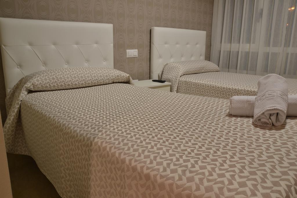 Hostal El Bugar Teruel Bagian luar foto