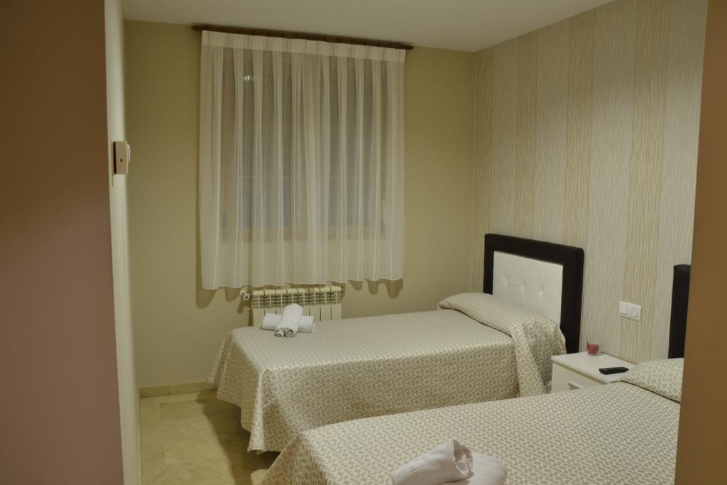 Hostal El Bugar Teruel Bagian luar foto