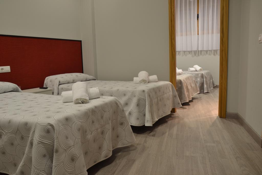 Hostal El Bugar Teruel Bagian luar foto